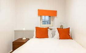 Guestready - Homely Base Near Castle